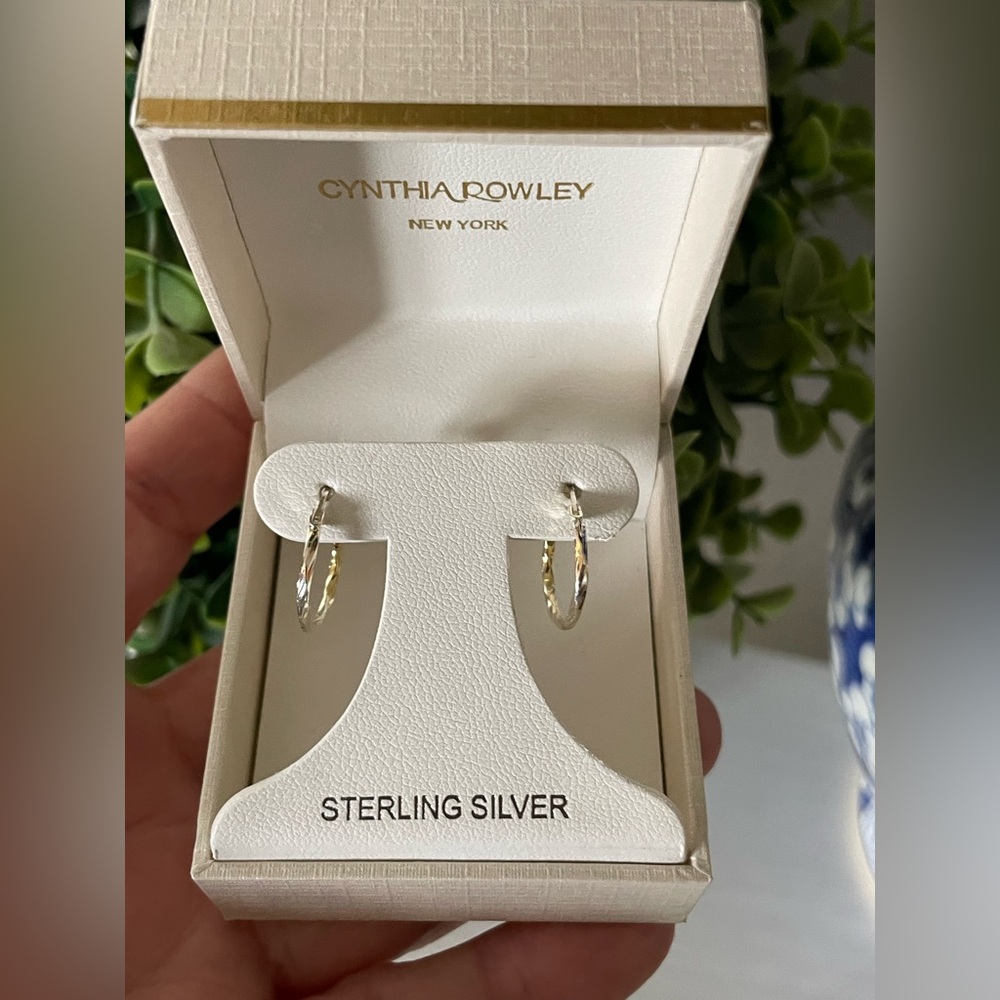 New Cynthia Rowley Sterling Silver 925 small minimalist Hoop Earrings 0.5”